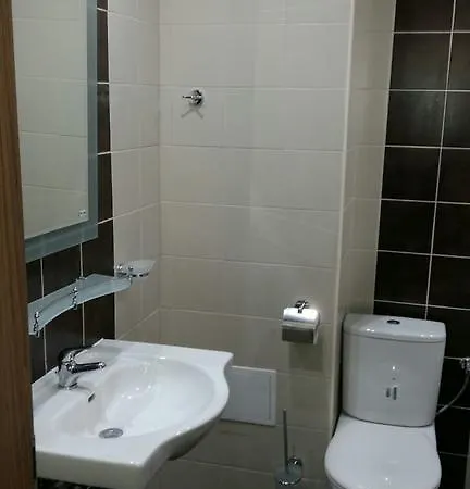 Private 1st Line 아파트